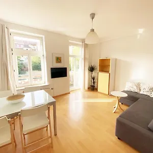  Apartment Schöne, Ruhige Zweiraumwohnung Im Angesagten Altlindenau