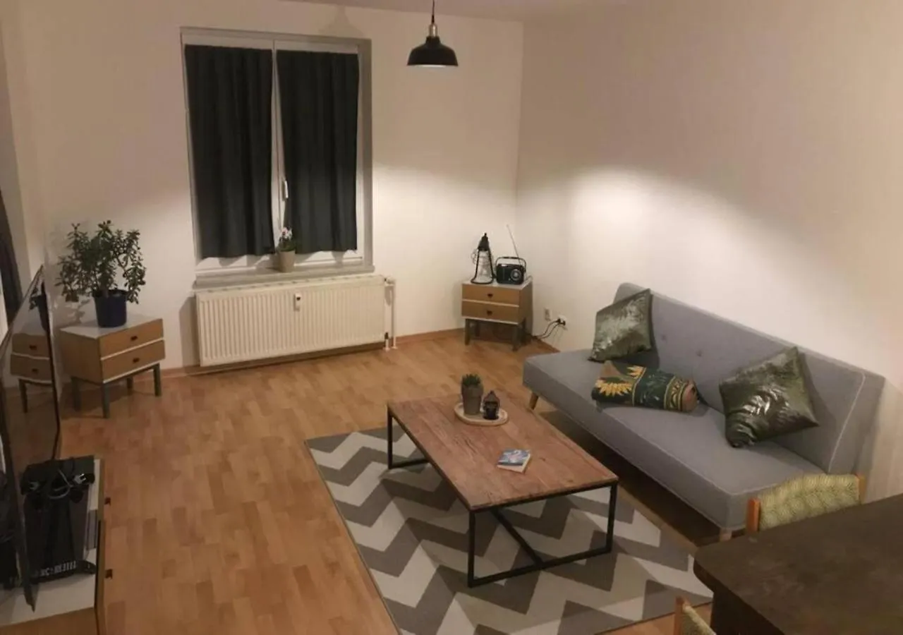 Live Easy With Balcony,Netflix, Quiet, Close To Football Stadium, Direct Train Connection, Espresso Maker Λειψία Γερμανία